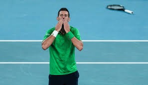 解析“赌场周边的经济学”：从廉价酒店到昂贵餐饮的消费导向。（从廉价酒店到高端餐饮：解读赌场周边的消费逻辑）