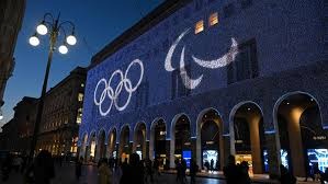 新疆批准赵睿膝关节康复治疗，扎针时表情痛苦，没他末节真顶不住